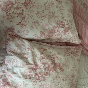 Floral Pink Bedding Set
